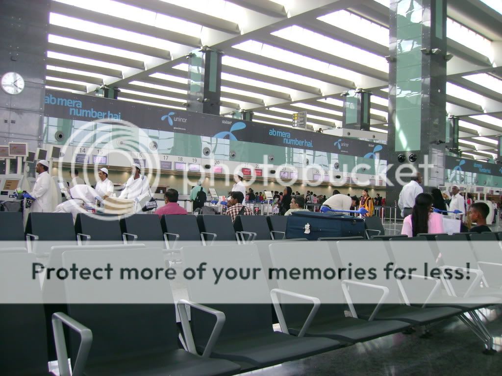 http://i1027.photobucket.com/albums/y334/satexan00/Bangalore%20to%20Delhi%20on%20Kingfisher%20flight%20IT%20206/BLR001.jpg