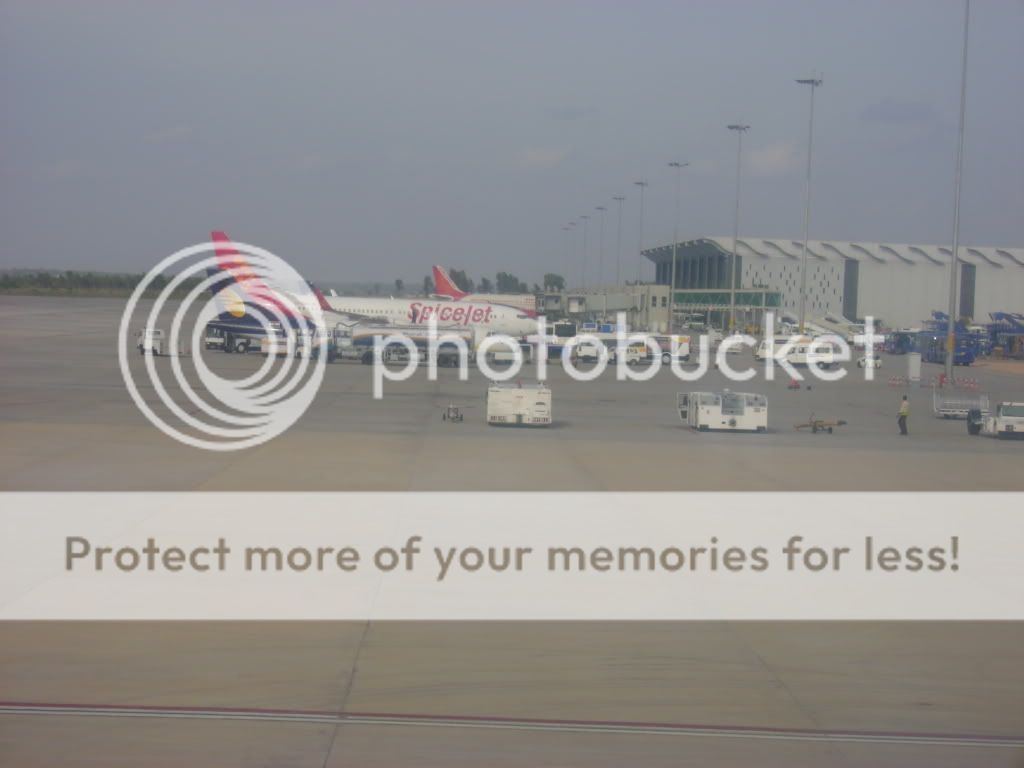 http://i1027.photobucket.com/albums/y334/satexan00/Bangalore%20to%20Delhi%20on%20Kingfisher%20flight%20IT%20206/BLR013.jpg