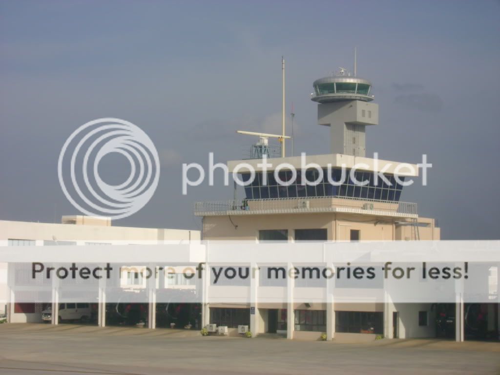 http://i1027.photobucket.com/albums/y334/satexan00/Bangalore%20to%20Delhi%20on%20Kingfisher%20flight%20IT%20206/BLR016.jpg