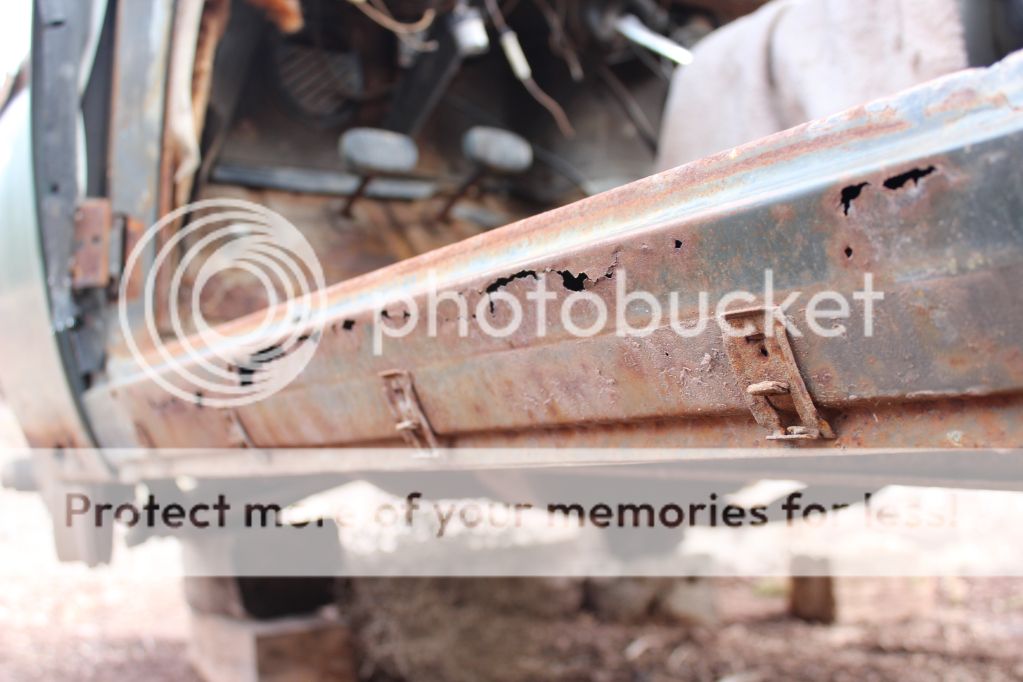 [Linked Image from i1027.photobucket.com]