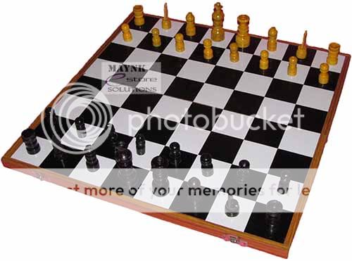 Folding Wooden Chess Board wid Black & Yellow Chessmen Elegant Set ...